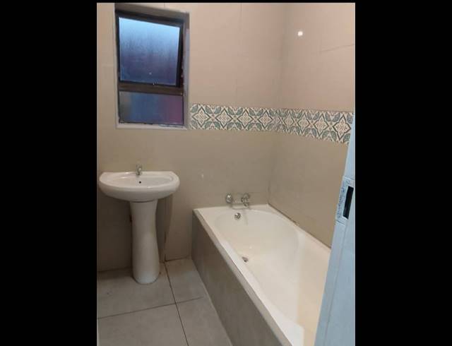 4 BEDROOM HOUSE FOR SALE IN SEBOKENG ZONE 10